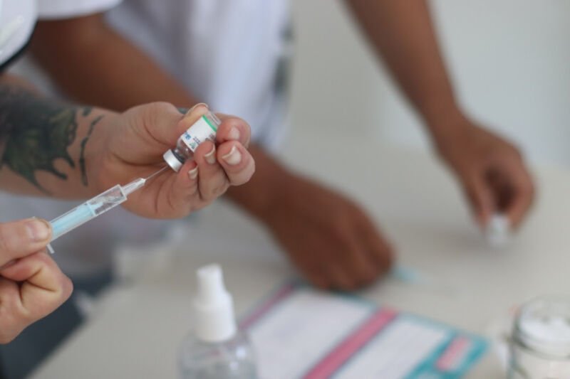 Covid – 19 | La vacunación continúa con fuerte ritmo en La Costa