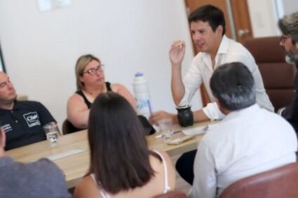 Cardozo anunció un aumento salarial para todos los trabajadores y trabajadoras del estado
