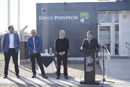 Kicillof inauguró una sucursal del Banco Provincia y anunció obras en Pehuajó