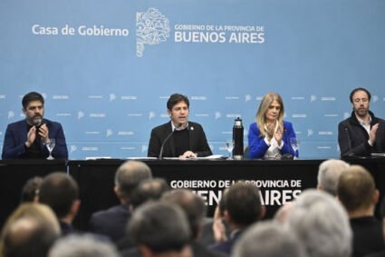 Kicillof | “Cumplimos nuestros compromisos porque asumimos la tarea de acompañar y proteger al pueblo de la provincia”