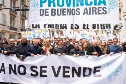 «Los ricos pagan menos impuestos y dan el lujo de dar clases de austeridad y moral a millones de argentinos que no llegan a fin de mes»