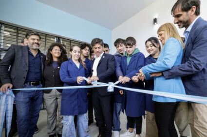 Kicillof inauguró el nuevo edificio de la Escuela Técnica N° 1 de Punta Indio