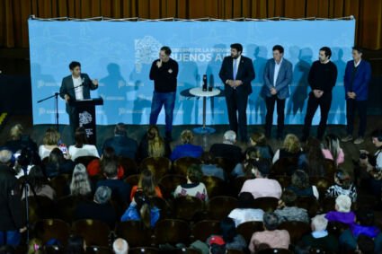 Kicillof entregó 355 títulos de propiedad en Coronel Dorrego