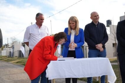 La Provincia financiará mejoras e infraestructura en 54 viviendas de Alberti