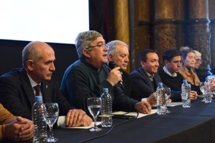 Javier Rodríguez y Julio Alak lanzan el plan de infraestructura para producción