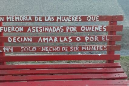 Inauguraron un Banco Rojo en Mar de Ajó