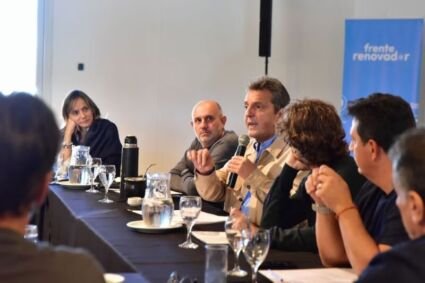 Massa se reunió con intendentes del Frente Renovador y escuchó pedidos para encabezar una lista nacional